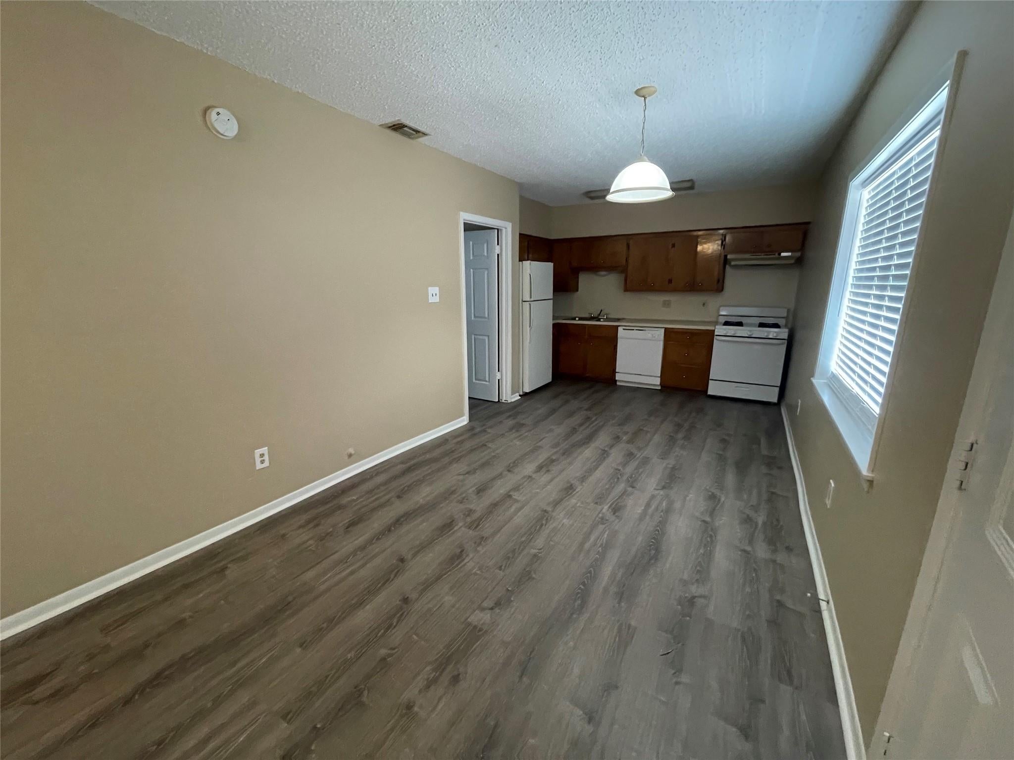 802 Avenue K 3