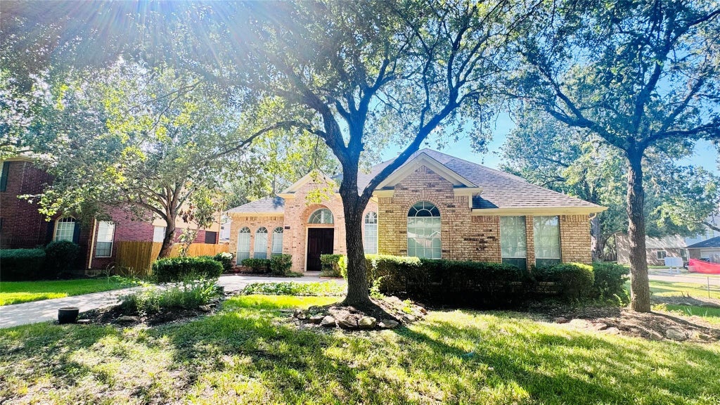 Photo of 1702 Berkoff Drive, Sugar Land, TX 77479 (MLS # 9854082)