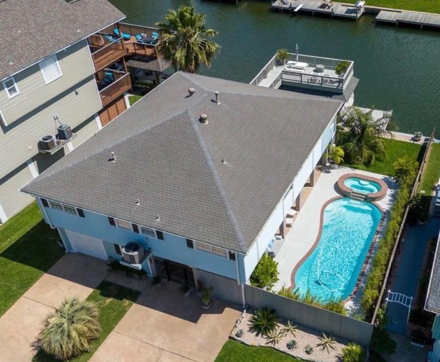 1085 Redfish Street