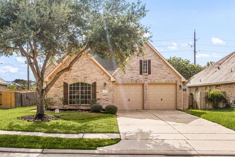 Photo of 2407 Quiet Arbor Lane, Pearland, TX 77581 (MLS # 80480137)