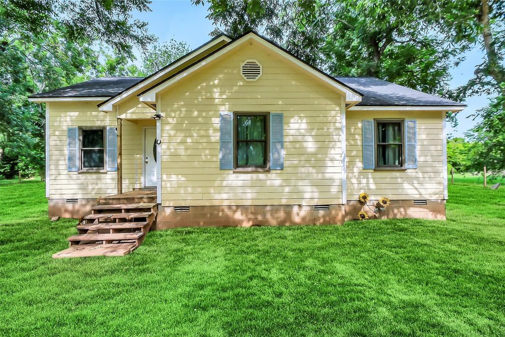 Photo of 603 Hackamore Road, Simonton, TX 77485 (MLS # 57719406)