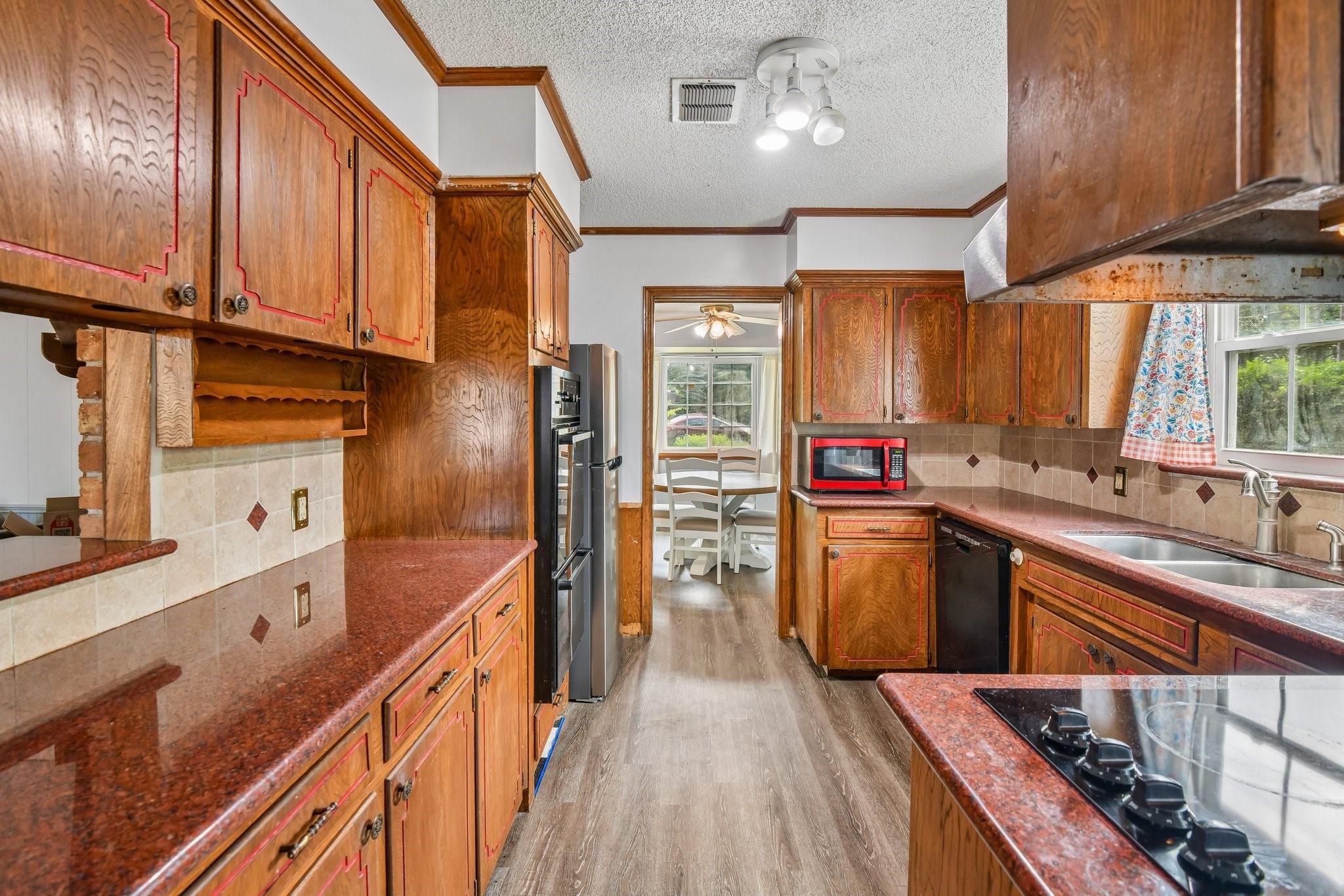 401 Southern Oaks Drive