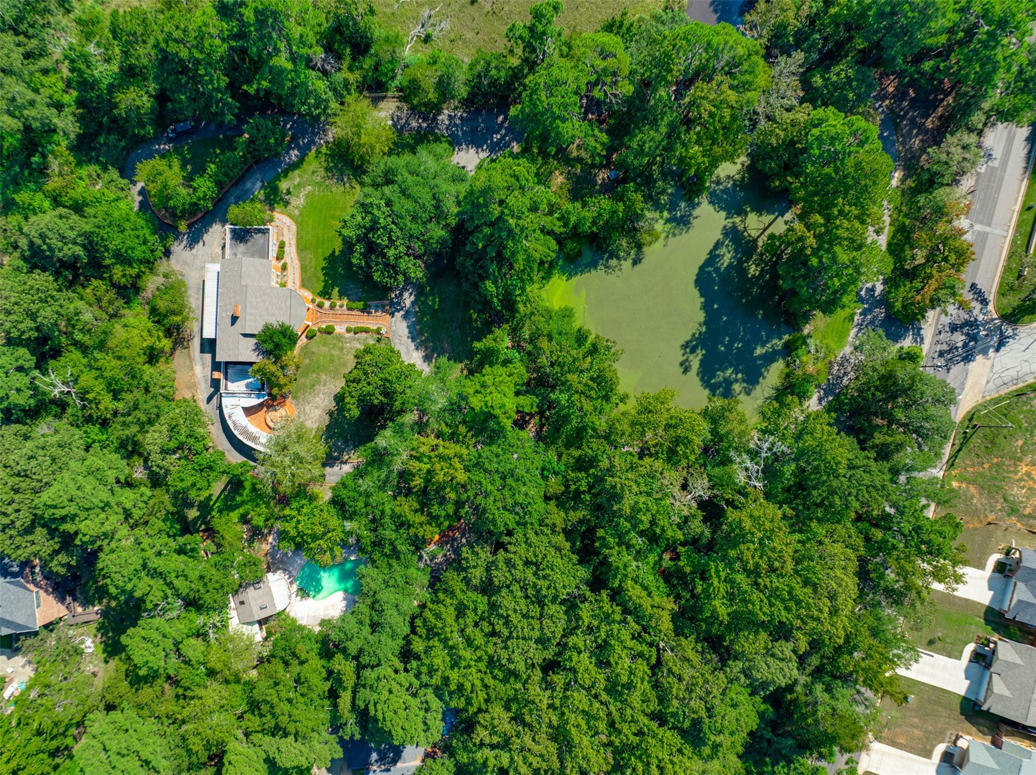 2900 S Robertson Avenue