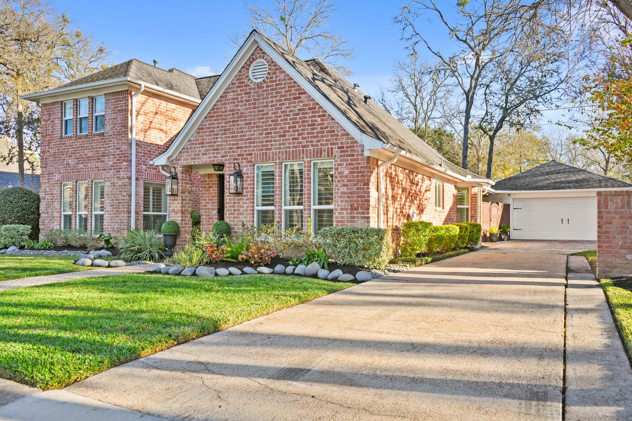 2011 Plantation Drive