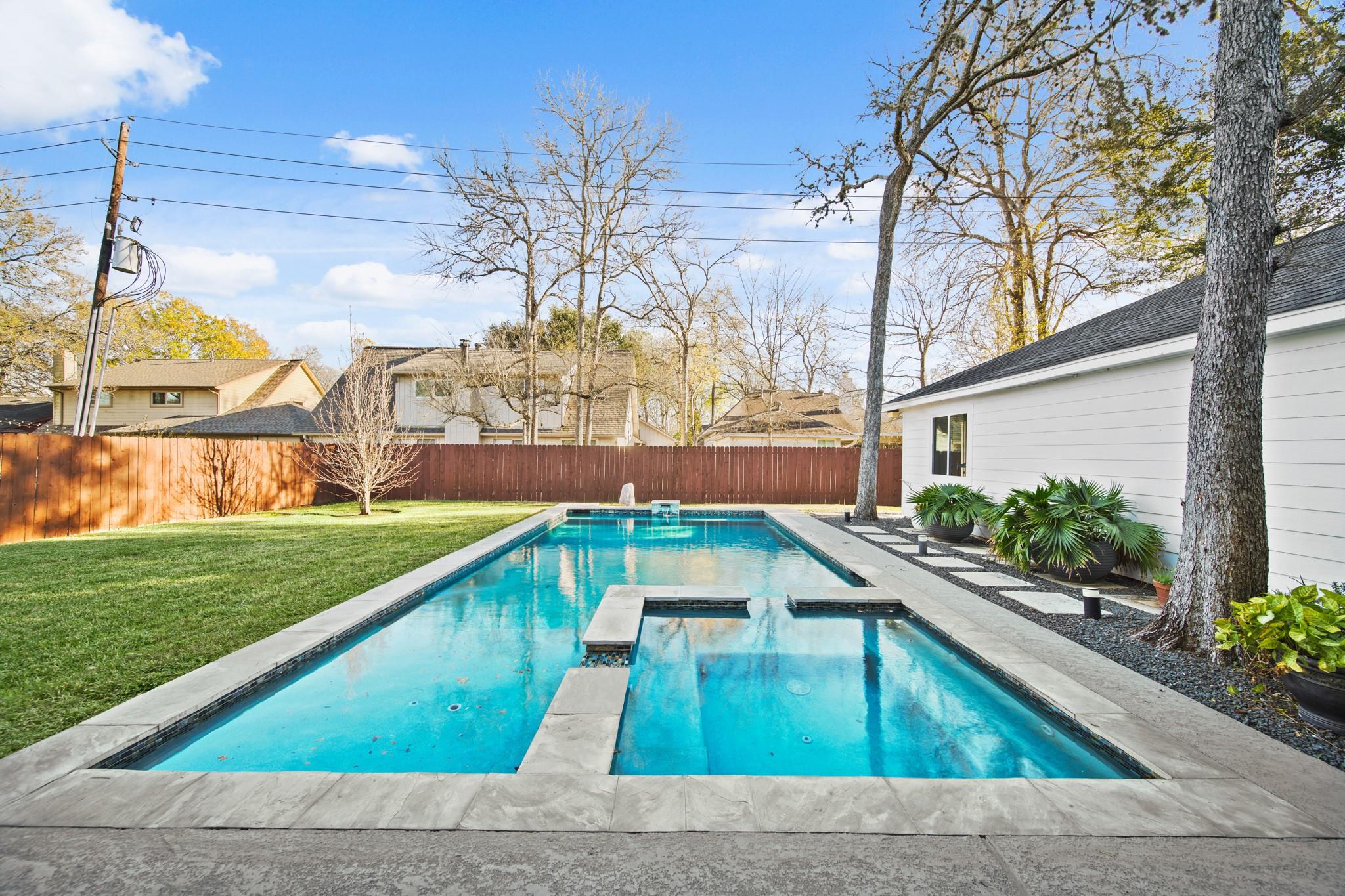 2011 Plantation Drive