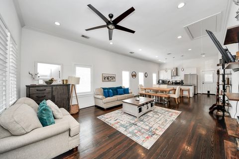 Photo of 12 Stiles Street, Houston, TX 77011 (MLS # 47123462)