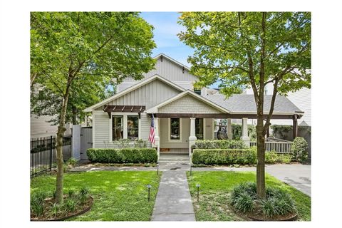Photo of 335 W 23rd Street, Houston, TX 77008 (MLS # 55427593)