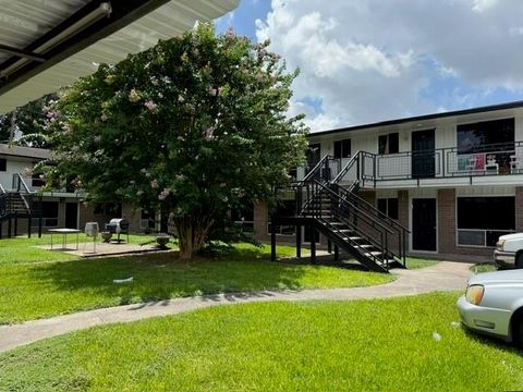 Photo of 2201 N Grand Boulevard #13, Pearland, TX 77581 (MLS # 41484204) Photo of 2201 N Grand Boulevard #13, Pearland, TX 77581 (MLS # 41484204)