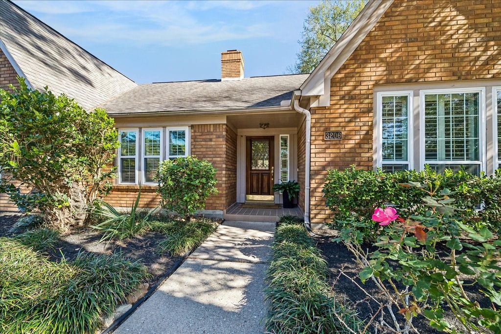 Photo of 3206 Woodland View Drive, Kingwood, TX 77345 (MLS # 63054440)