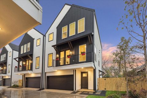 Photo of 719 Thornton Road Rd #C, Houston, TX 77018 (MLS # 84139204)