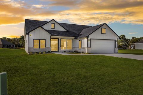 Photo of 42 Meadow Lake Drive, Trinity, TX 75862 (MLS # 48497279)