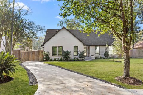 Photo of 709 W 39th Street, Houston, TX 77018 (MLS # 78429782)