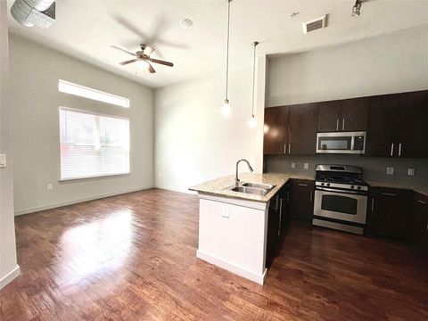 Photo of 2525 Mccue St Road #112, Houston, TX 77056 (MLS # 53565399)
