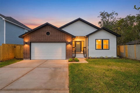 Photo of 3027 Friar Point Road, Houston, TX 77051 (MLS # 89509731)