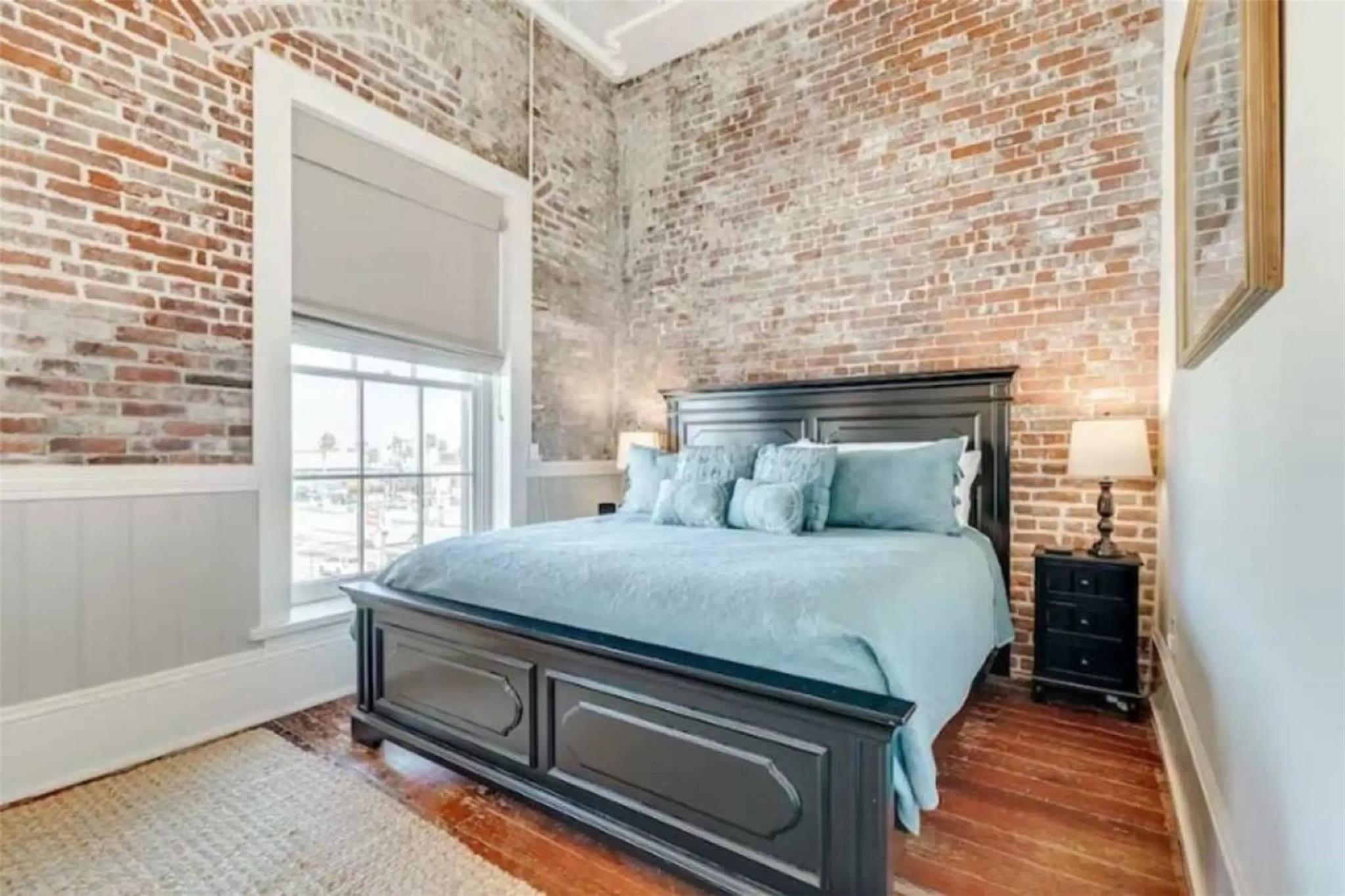 2010 Strand St 303