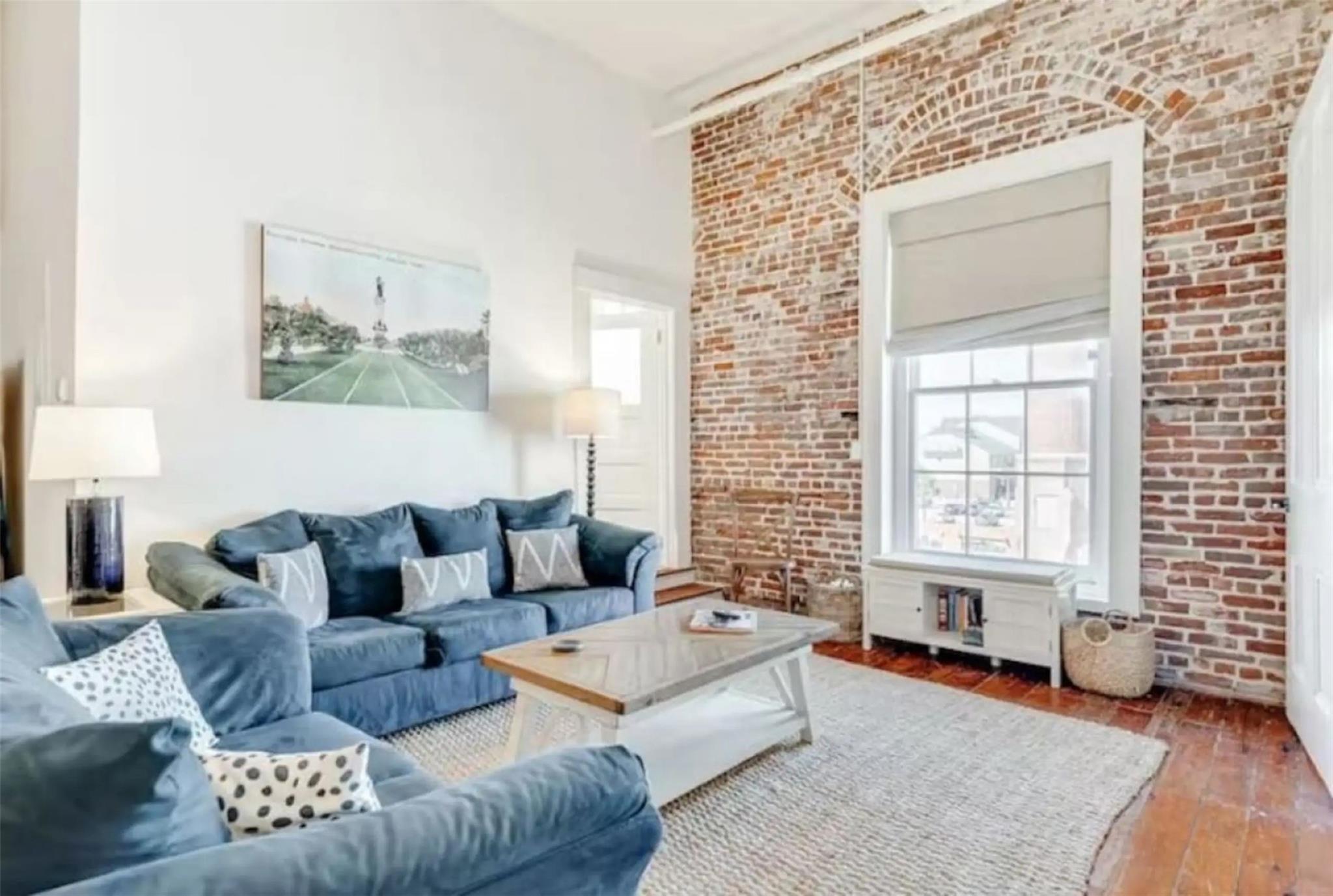 2010 Strand St 303