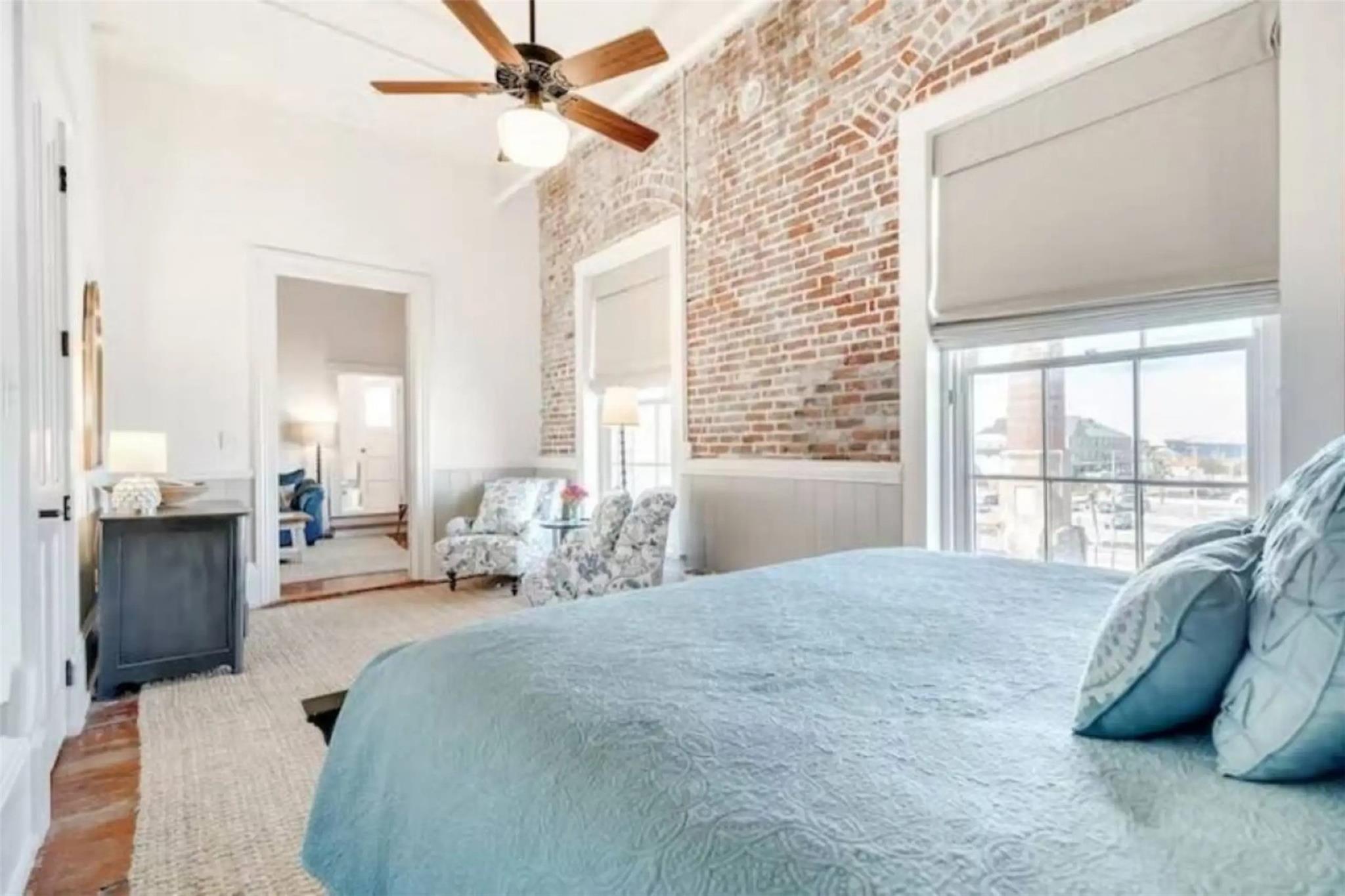 2010 Strand St 303