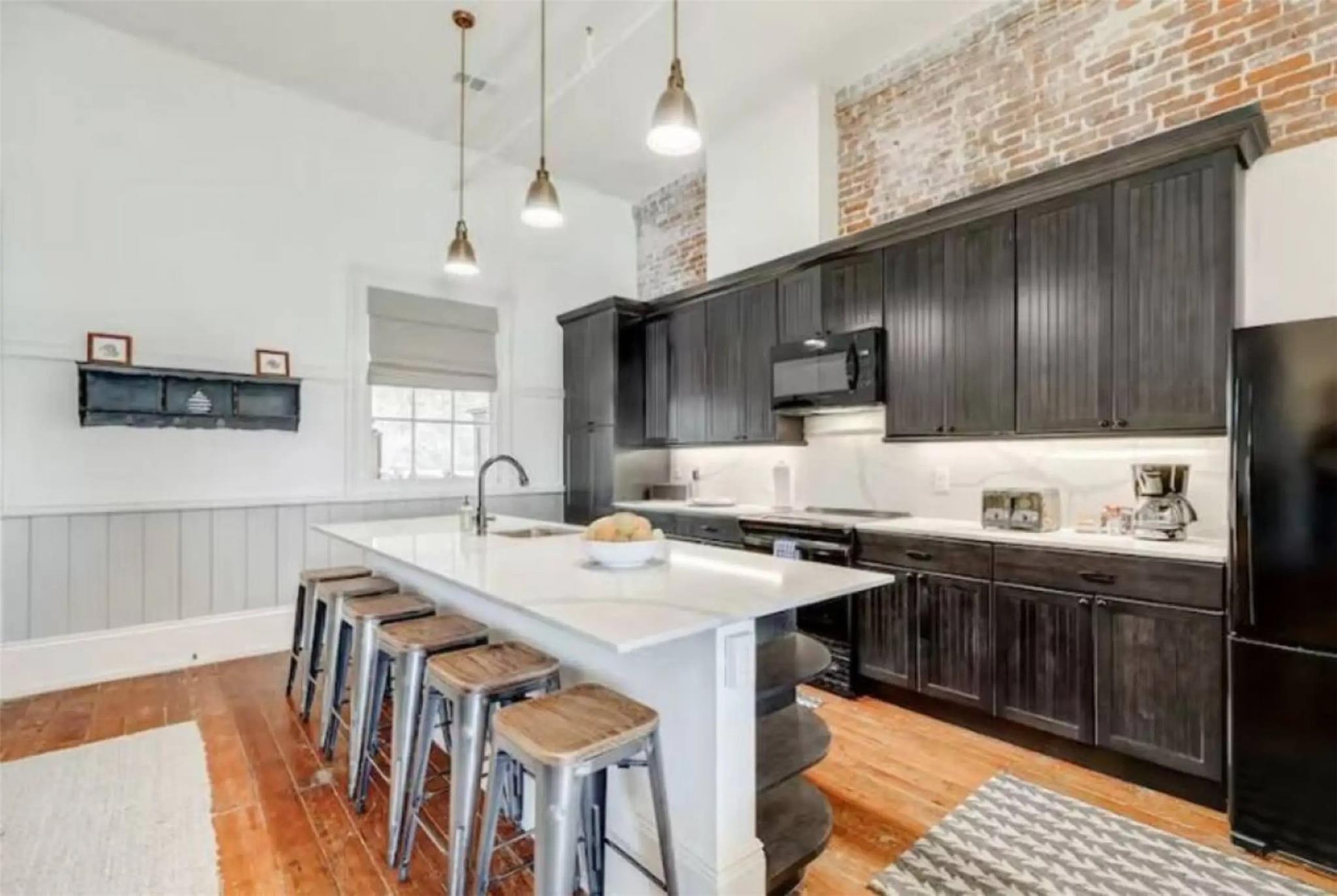 2010 Strand St 303