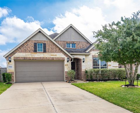 Photo of 13726 Madera Bend Lane, Rosharon, TX 77583 (MLS # 45351660)