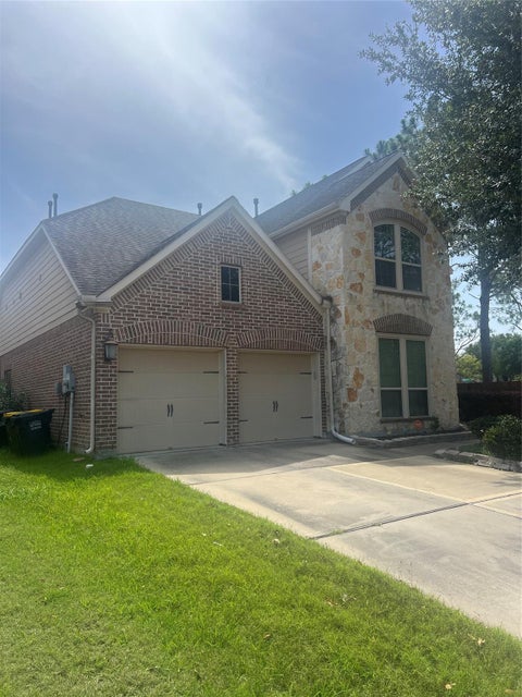 Photo of 2911 Meadows Pond Lane, Pearland, TX 77584 (MLS # 97810375)