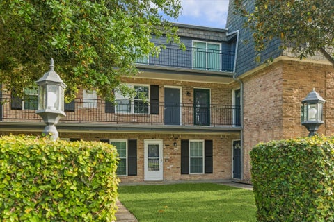 2750746340
