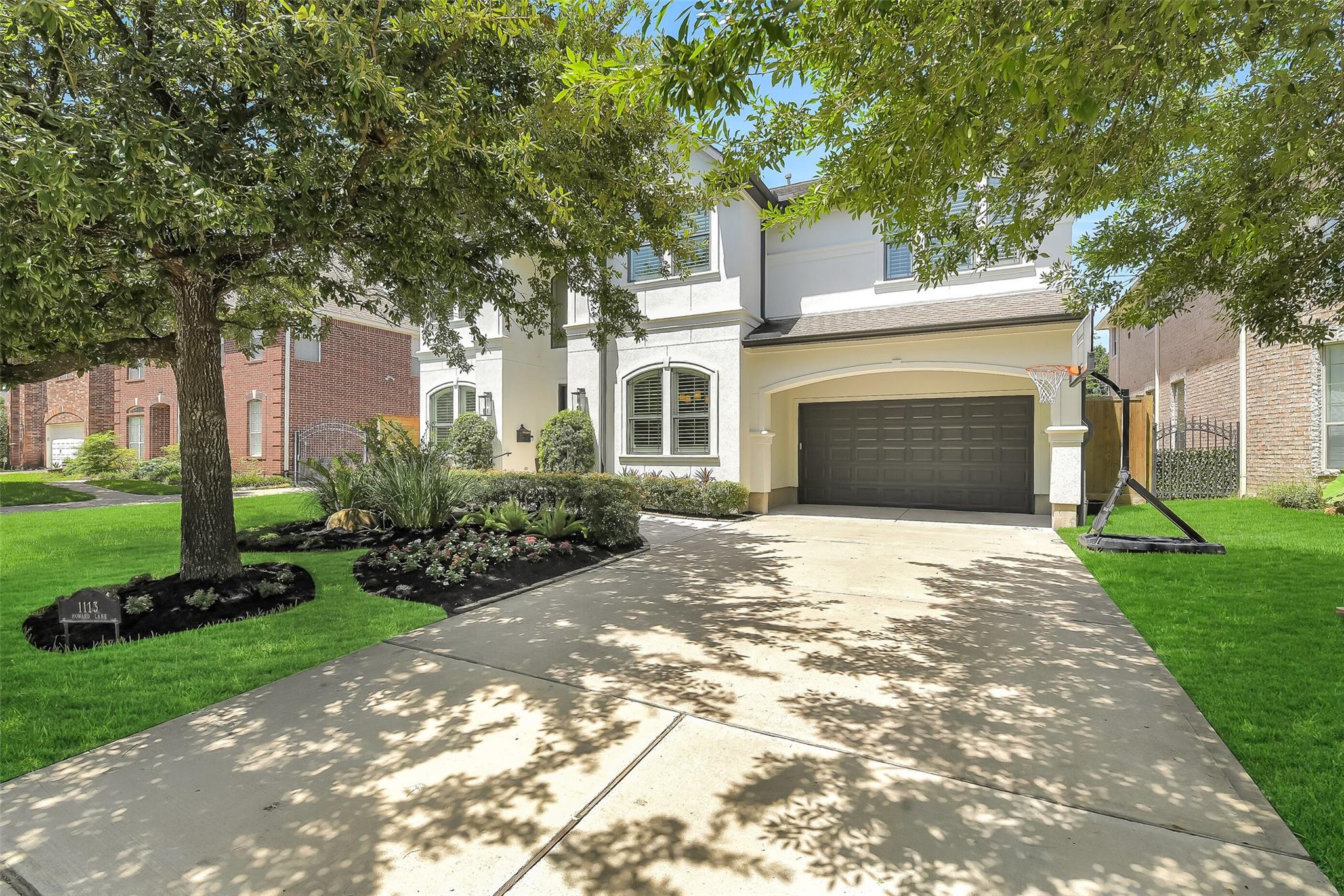 1113 Howard Lane