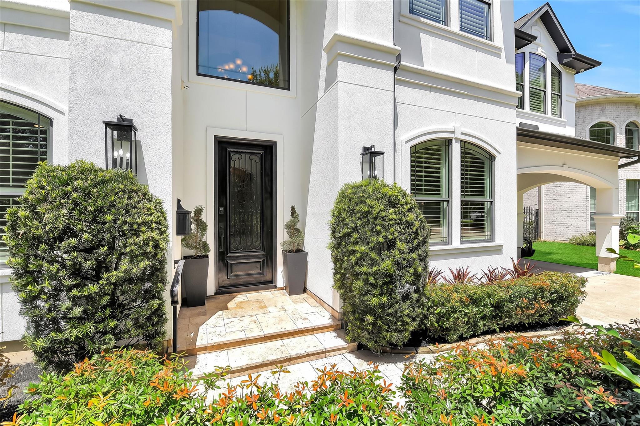 1113 Howard Lane