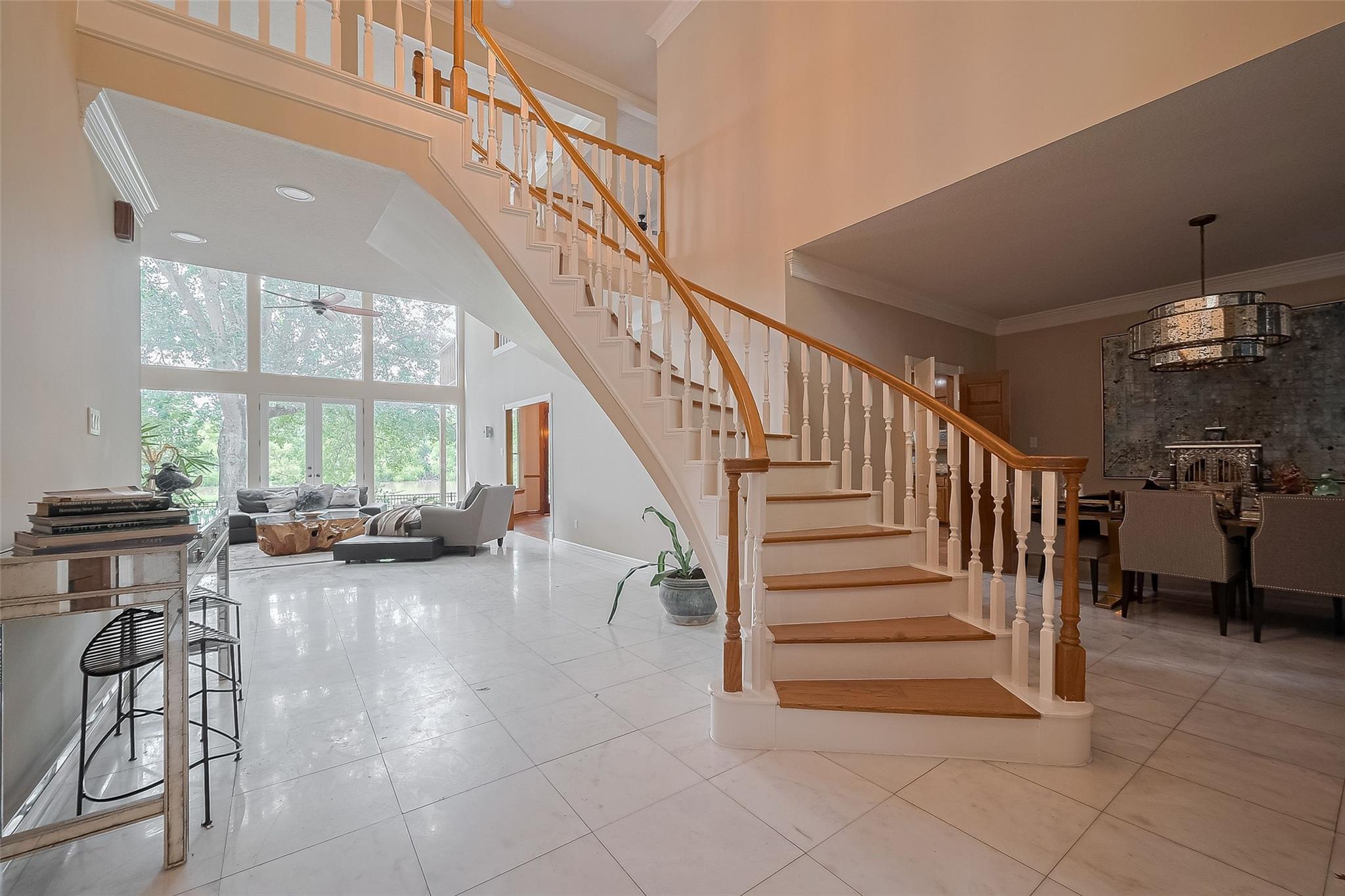 1123 Horseshoe Drive