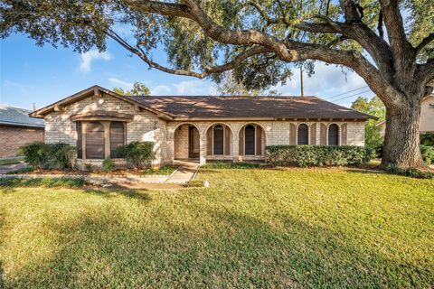 Photo of 7015 Lacy Hill Drive, Houston, TX 77036 (MLS # 21026730)