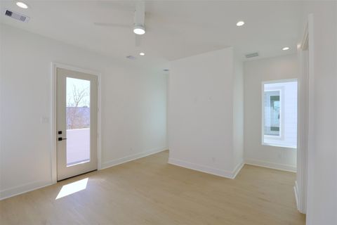 Tiny photo for 140 E 37th, Houston, TX 77018 (MLS # 74999257)