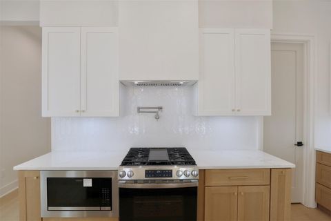 Tiny photo for 140 E 37th, Houston, TX 77018 (MLS # 74999257)