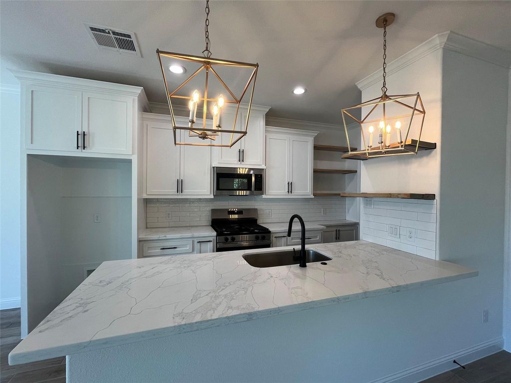 Photo of 112 Capetown Circle, Conroe, TX 77356 (MLS # 38645584)