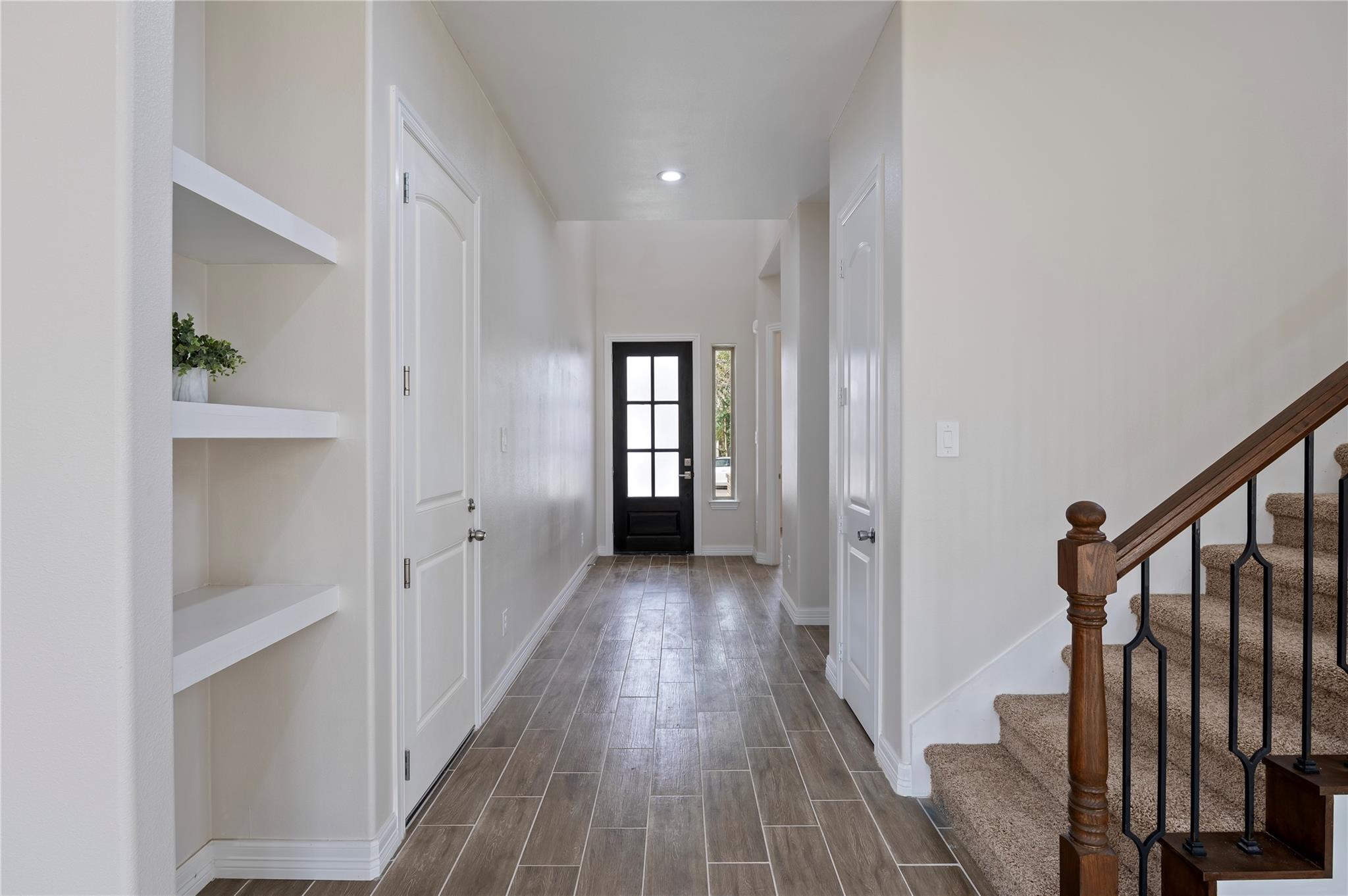 201 W Ellaine Avenue