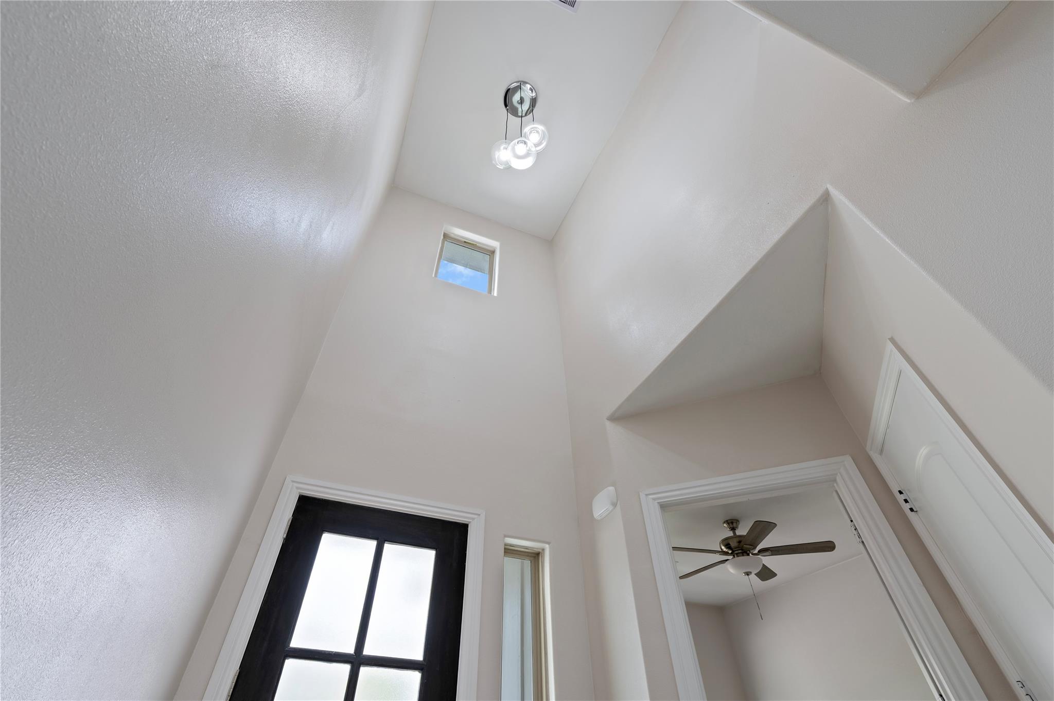 201 W Ellaine Avenue