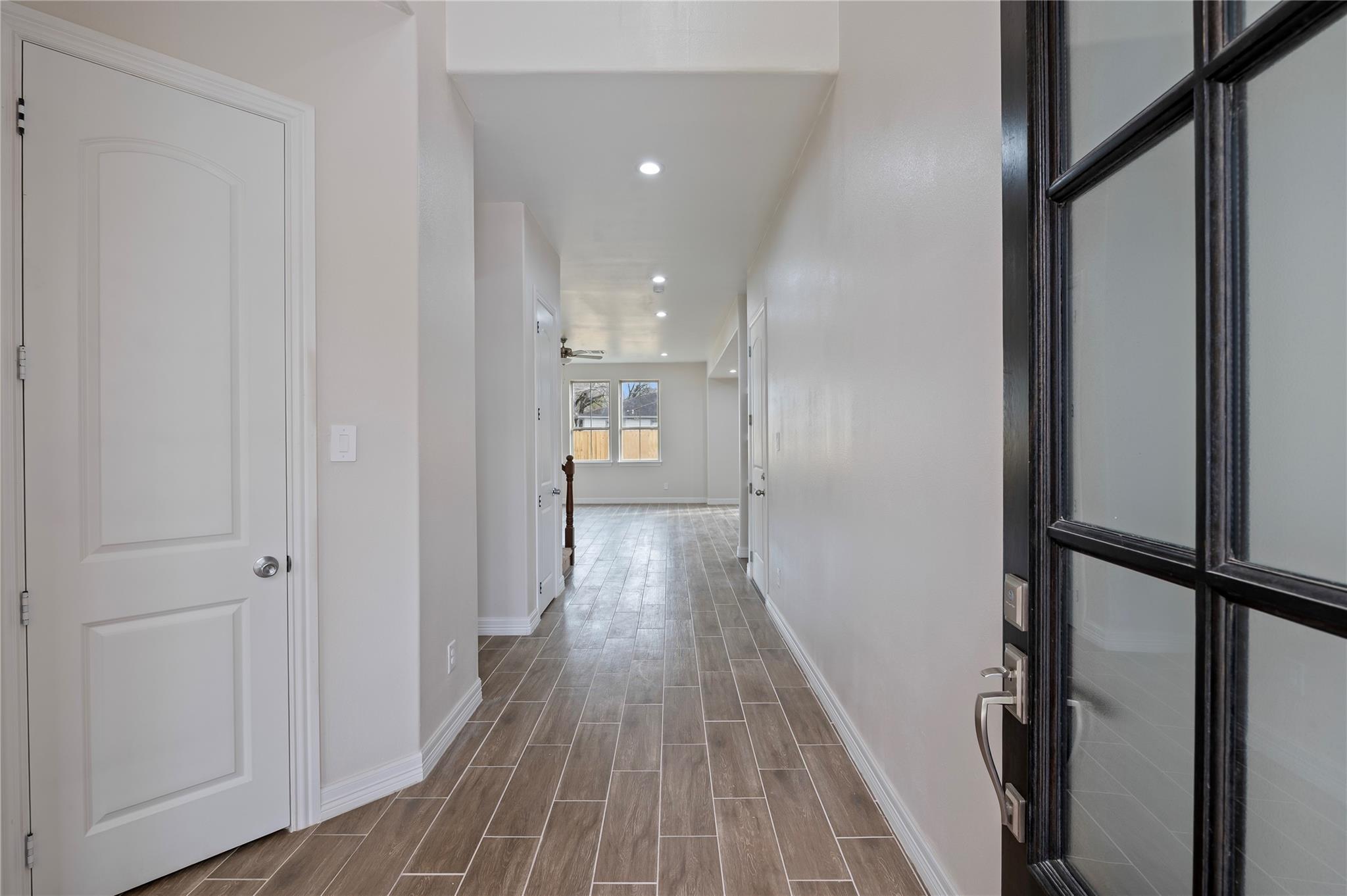 201 W Ellaine Avenue