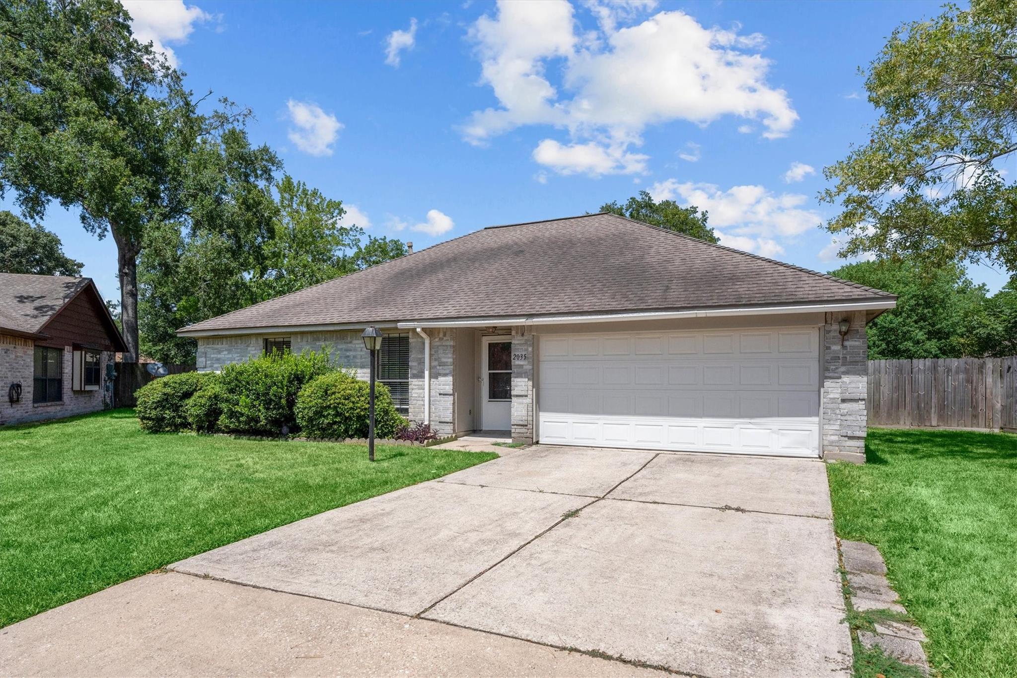 2035 Woodhue Drive