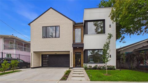 Photo of 508 Willard Street, Houston, TX 77006 (MLS # 85307248)
