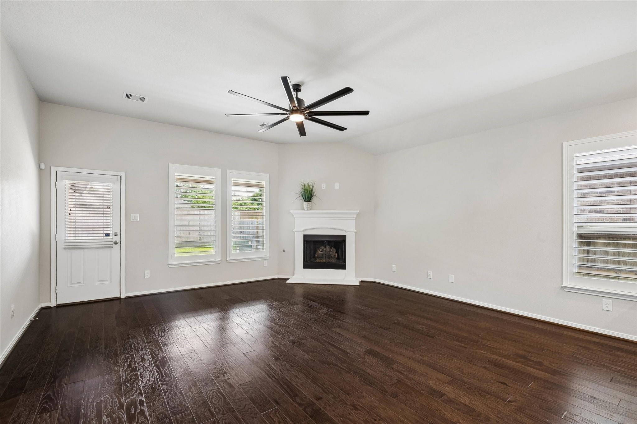 5027 Gold Lantana Trail