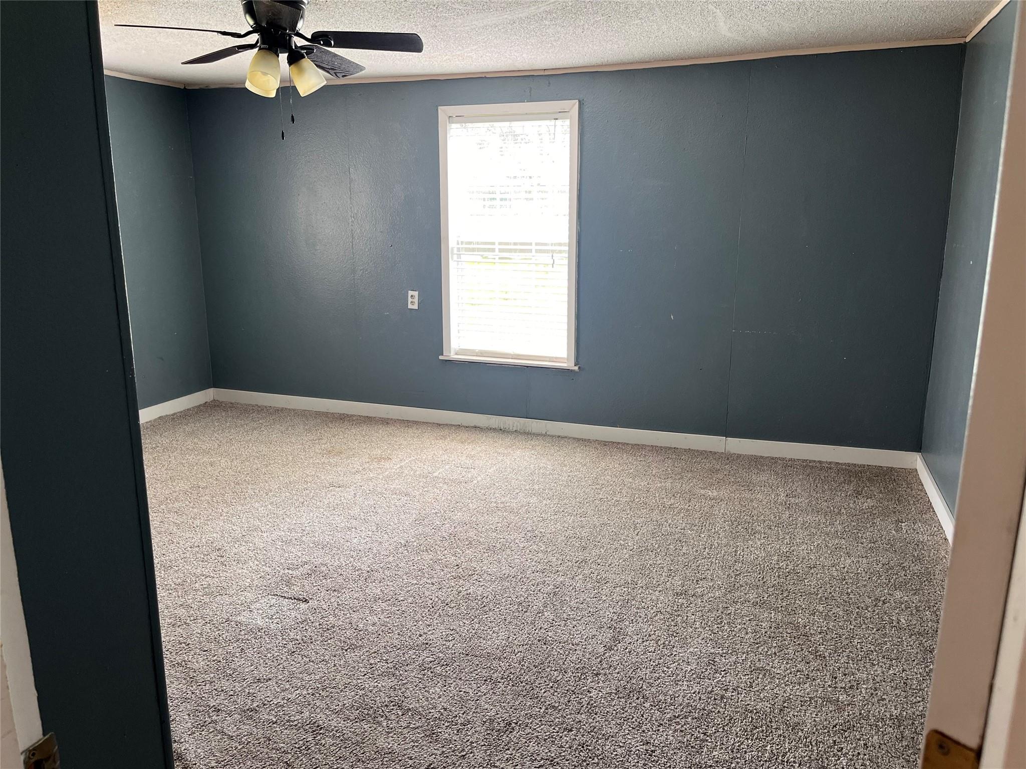 208 E Pecan Lane