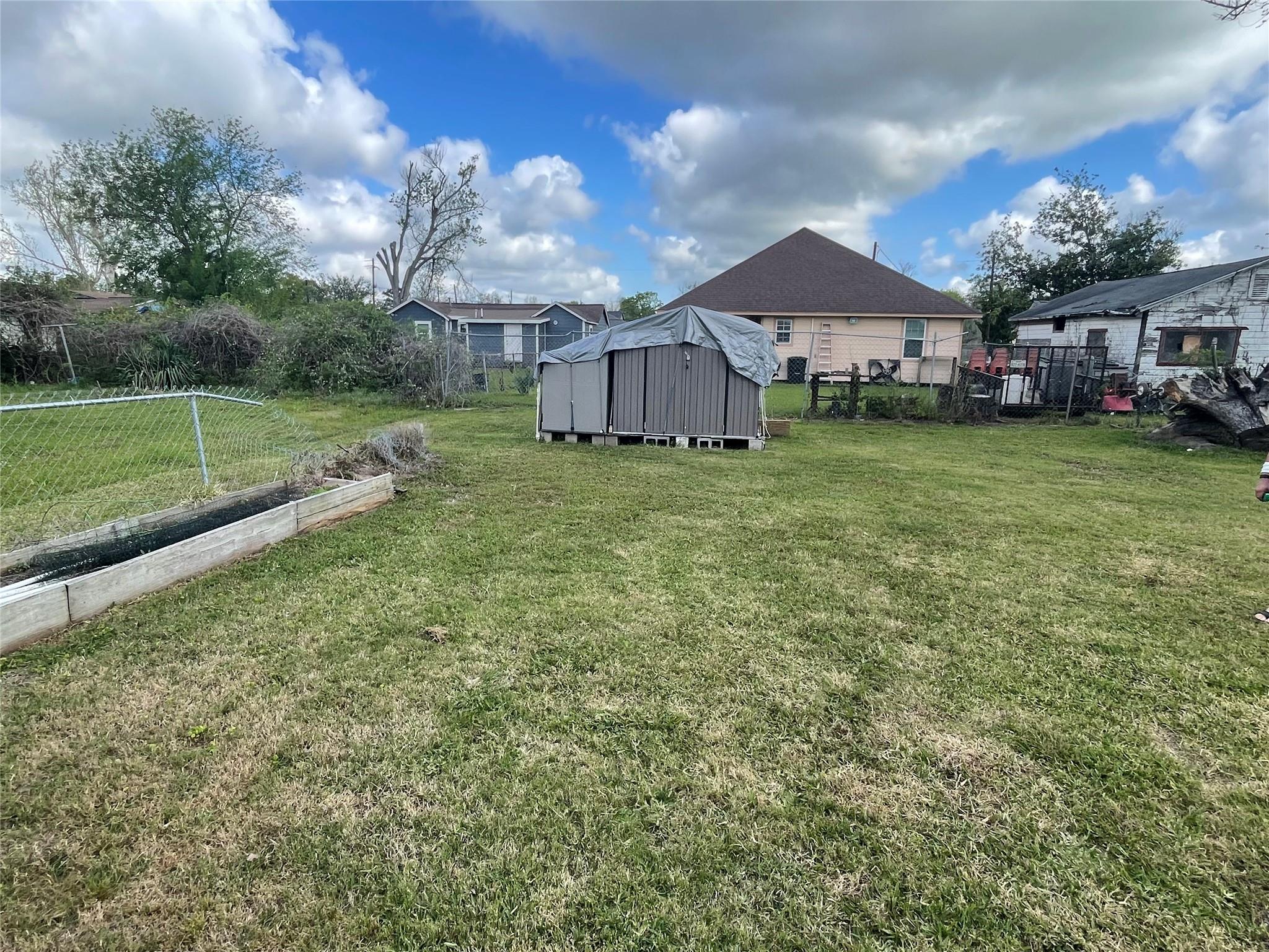 208 E Pecan Lane