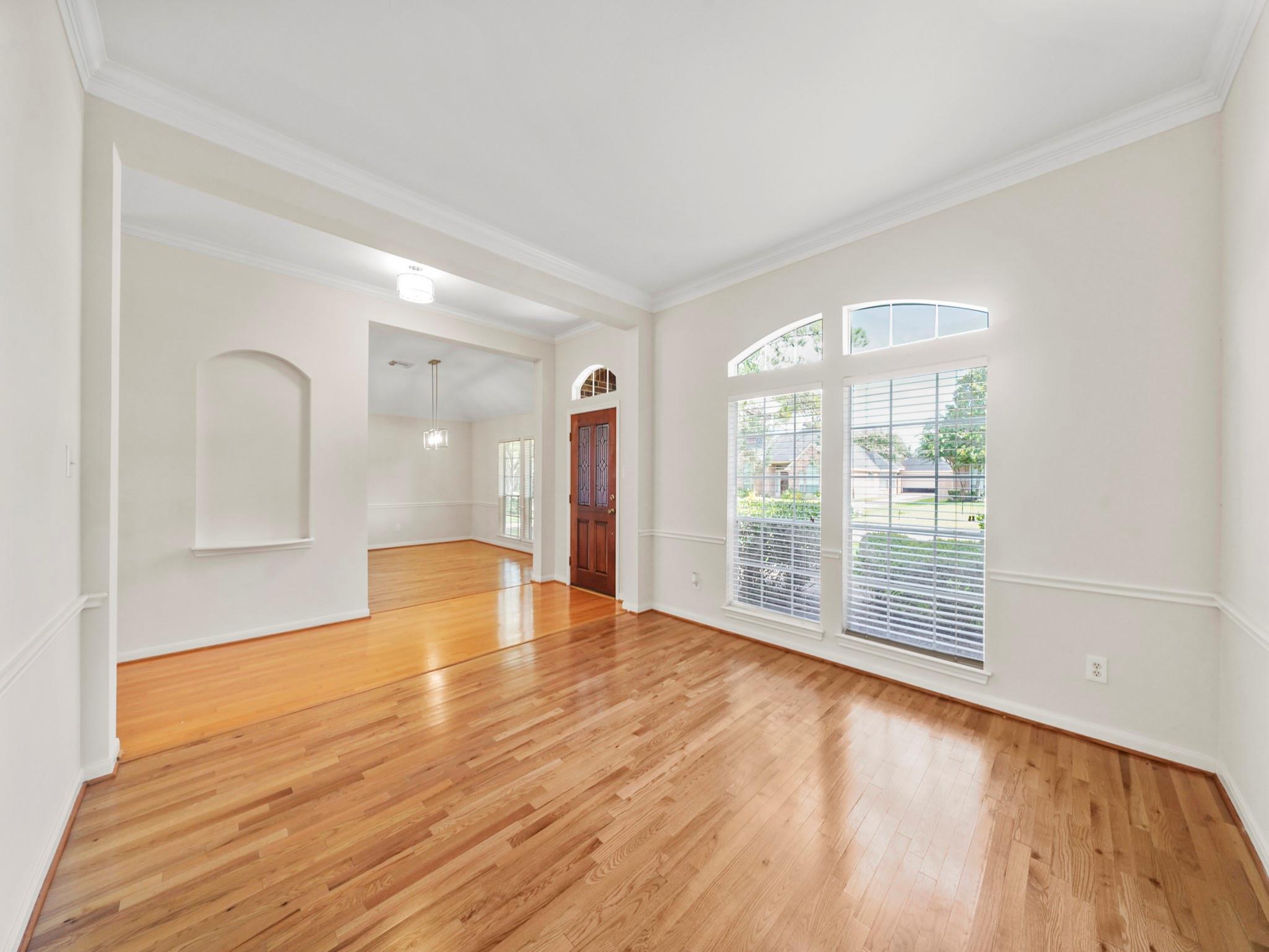 3411 Farnham Circle