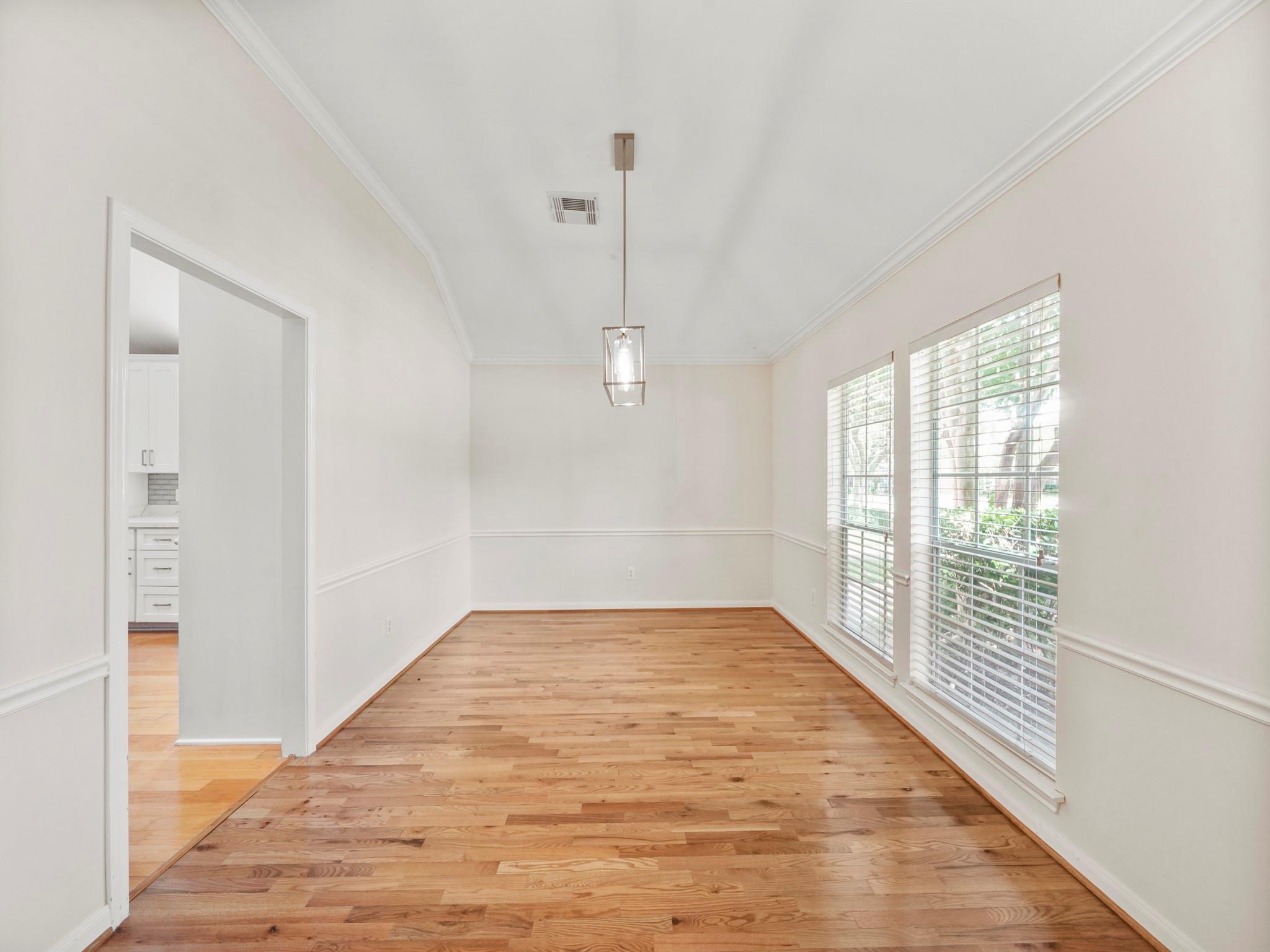 3411 Farnham Circle