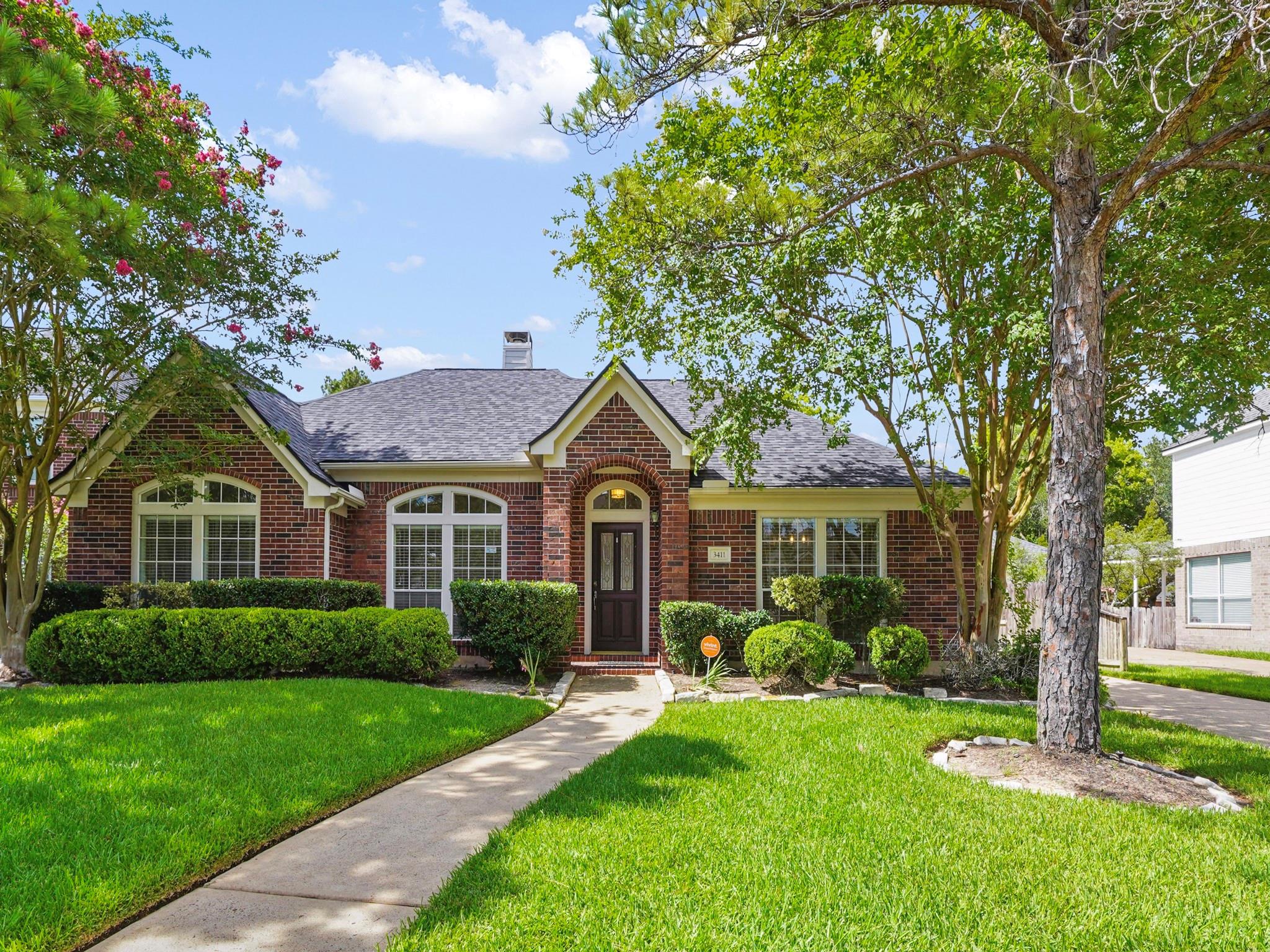 3411 Farnham Circle