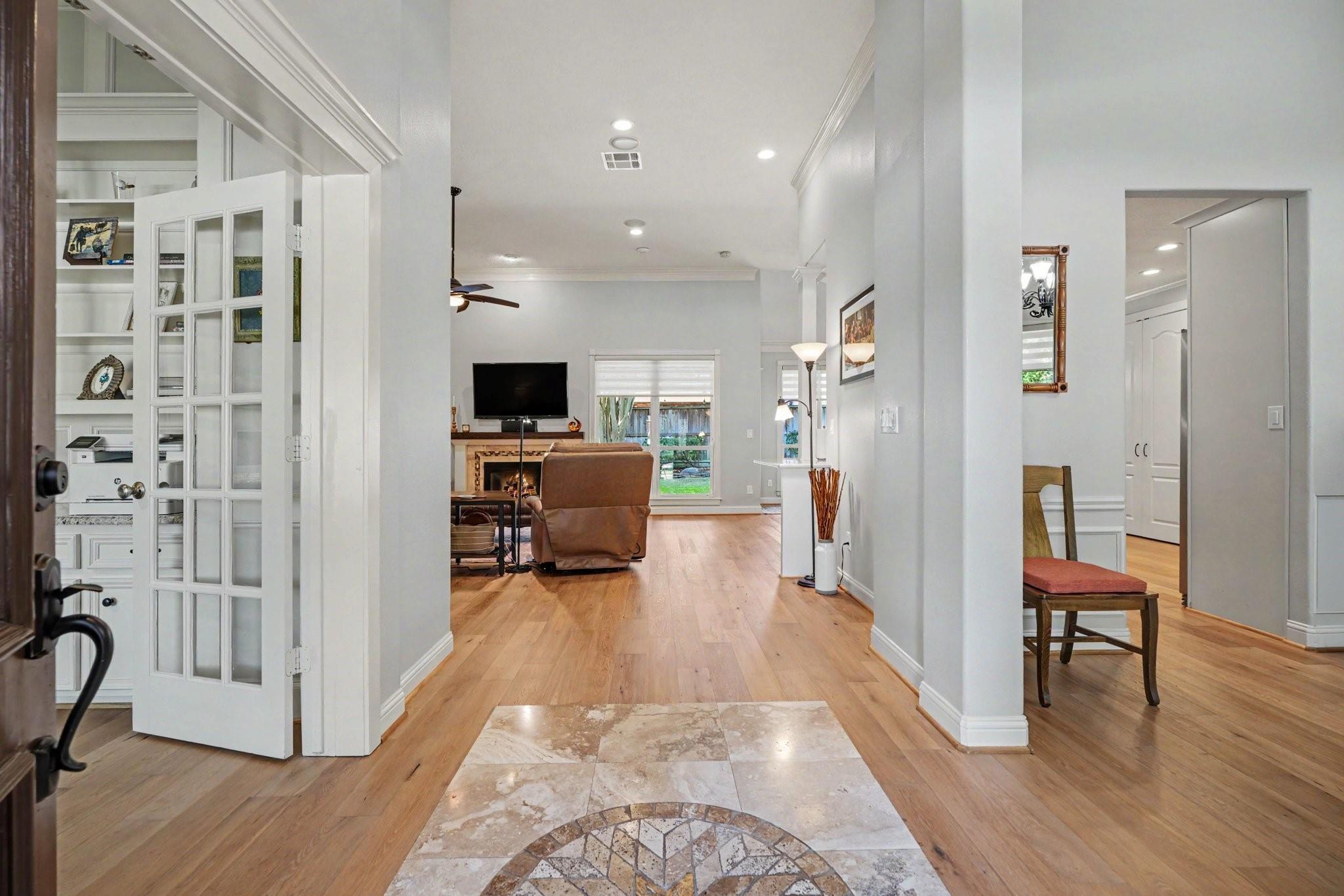 903 Live Oak Lane