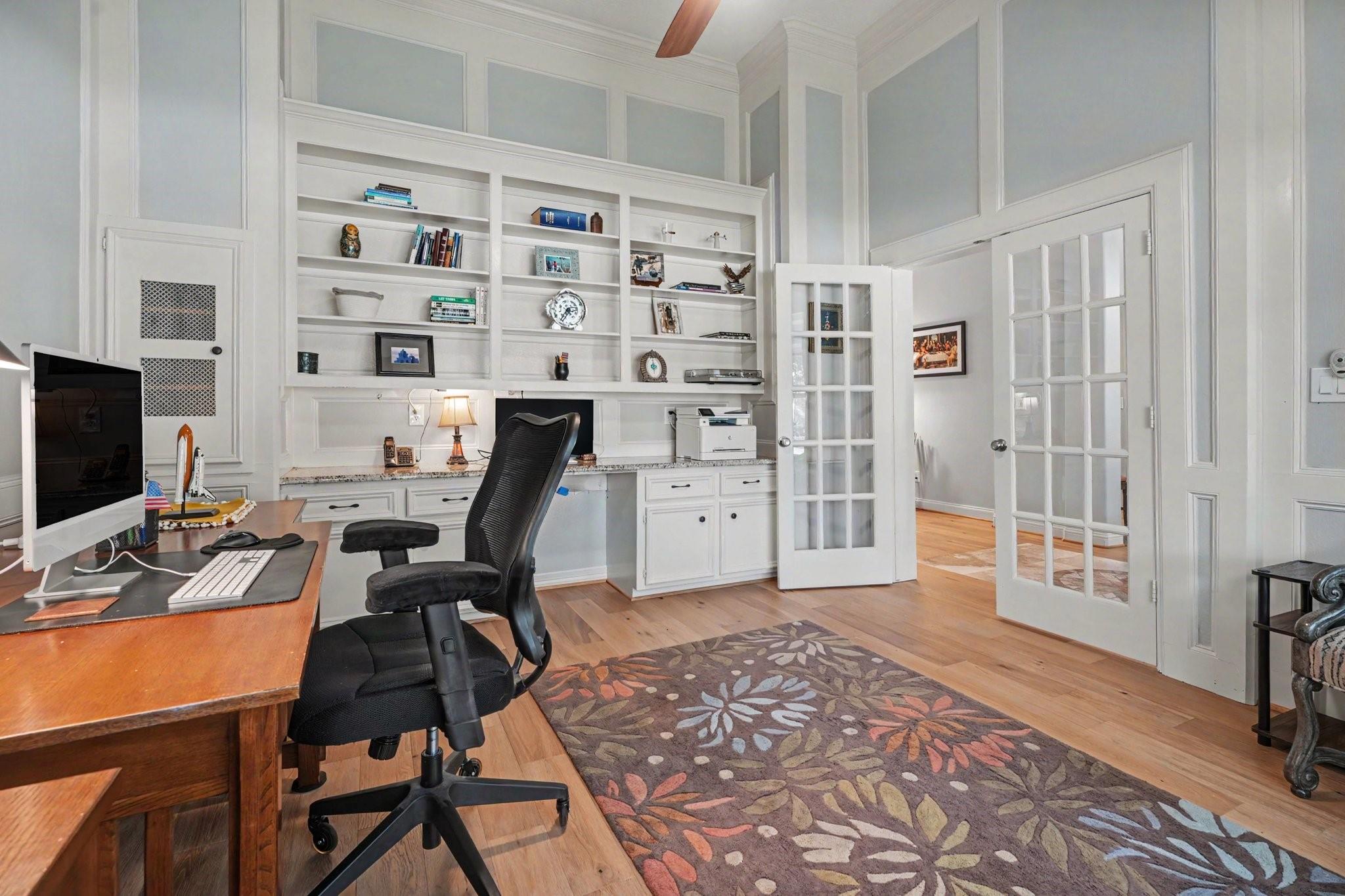 903 Live Oak Lane