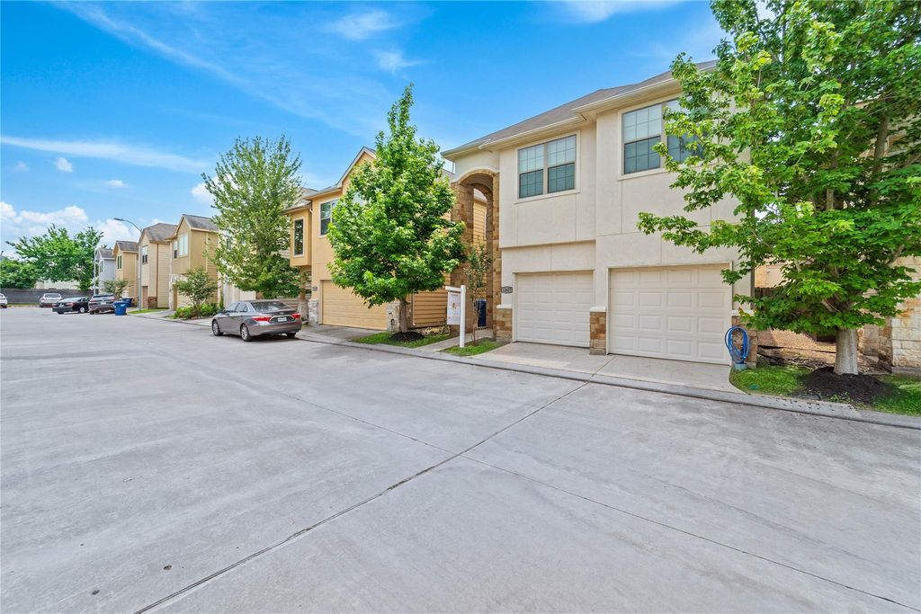 Photo of 12627 Ashford Shore Drive, Houston, TX 77072 (MLS # 16523634)