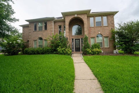 Photo of 2006 Pebble Lane, Friendswood, TX 77546 (MLS # 50304622)