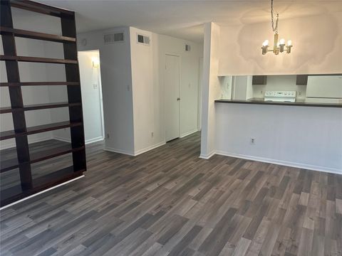 Photo of 2814 S Bartell Drive #13, Houston, TX 77054 (MLS # 95161089)