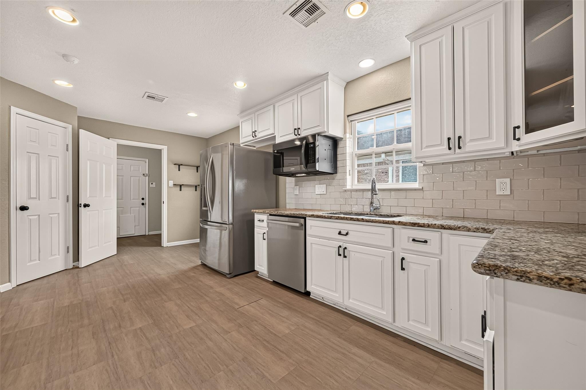 5511 Lymbar Drive