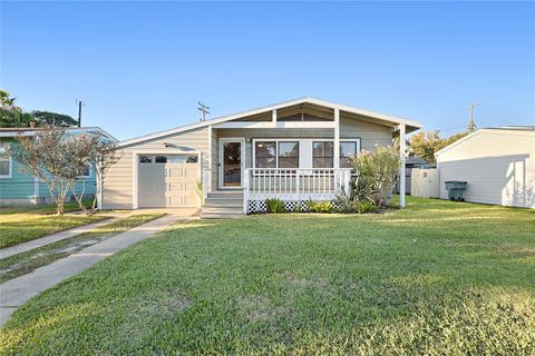 Photo of 106 Trout Street, Galveston, TX 77550 (MLS # 83516152)